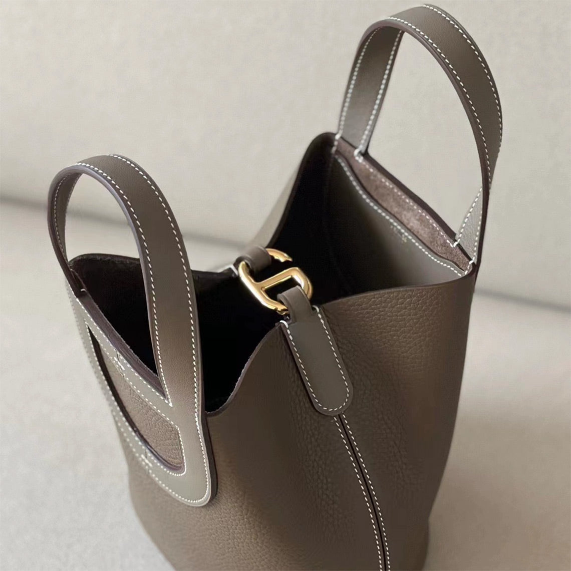 The Loop Bucket Handbag with Gold Hardware | Classic Handbags for Women - POPSEWING®