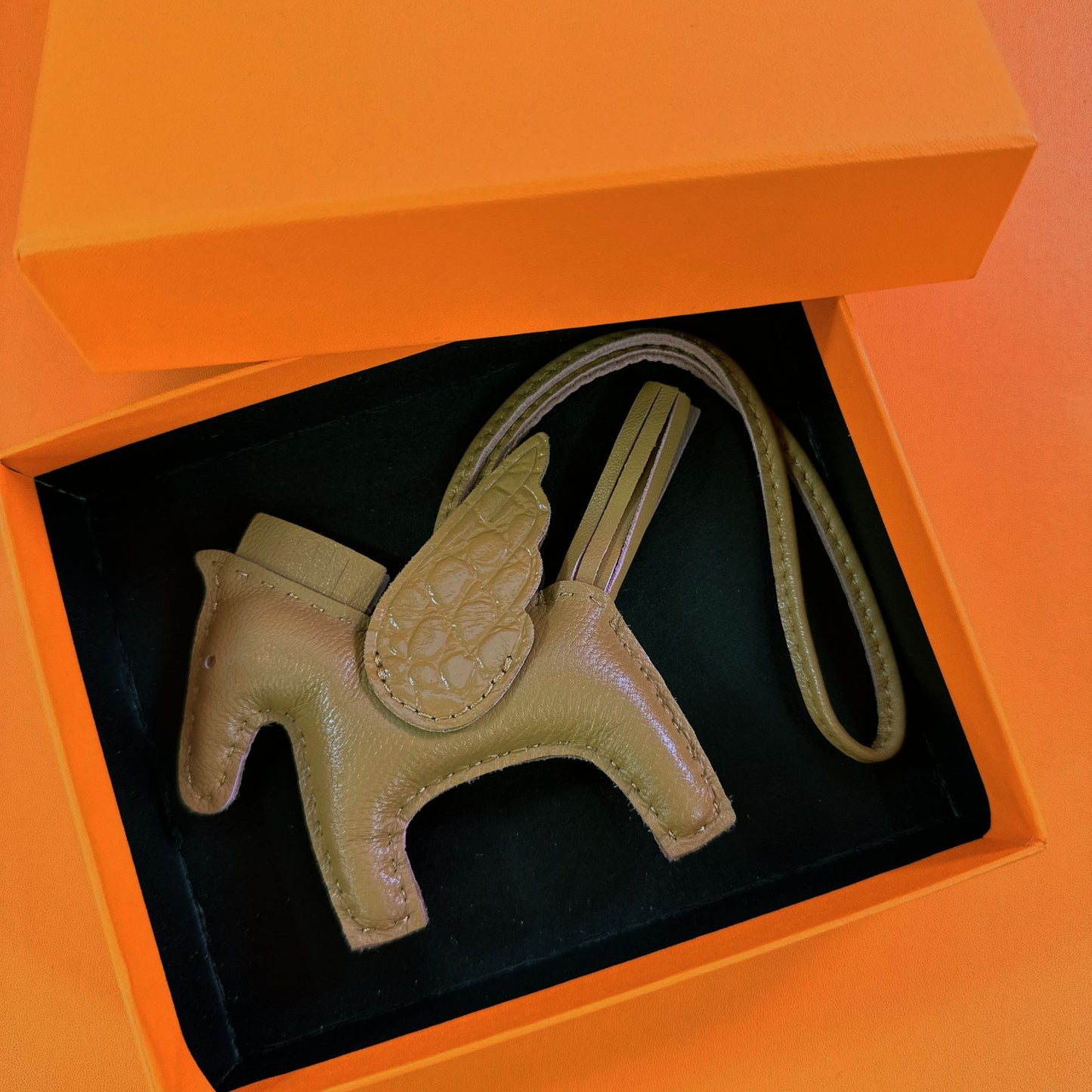 Horse Charm Sheepskin Crocodile Pattern Bag Accessories Car Keychain Pendant
